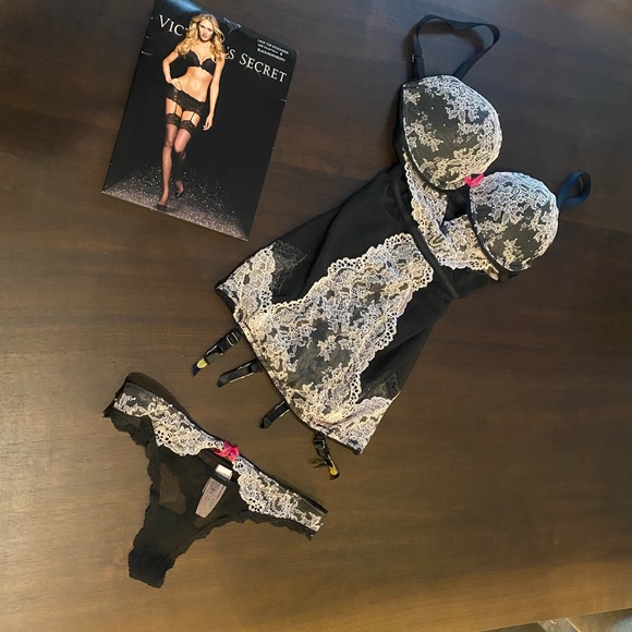 Victoria's Secret Other - NWT. 🔥Sexy 3 piece set 🔥